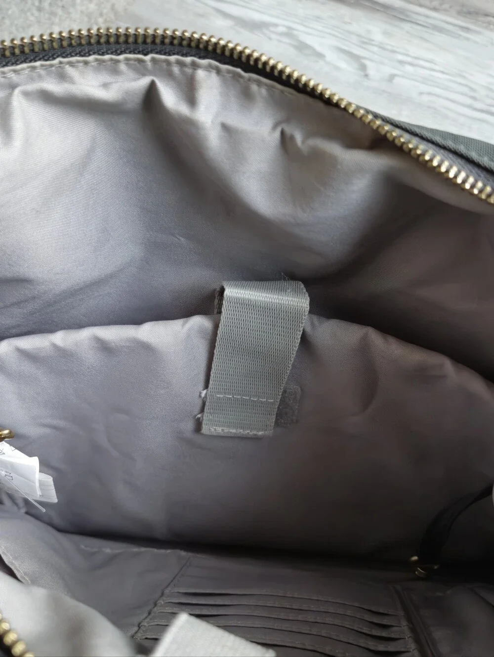 Baggallini Helsinki Crossbody Travel Bag Gray Gold Hardware RFID Wristlet - Picture 6 of 14